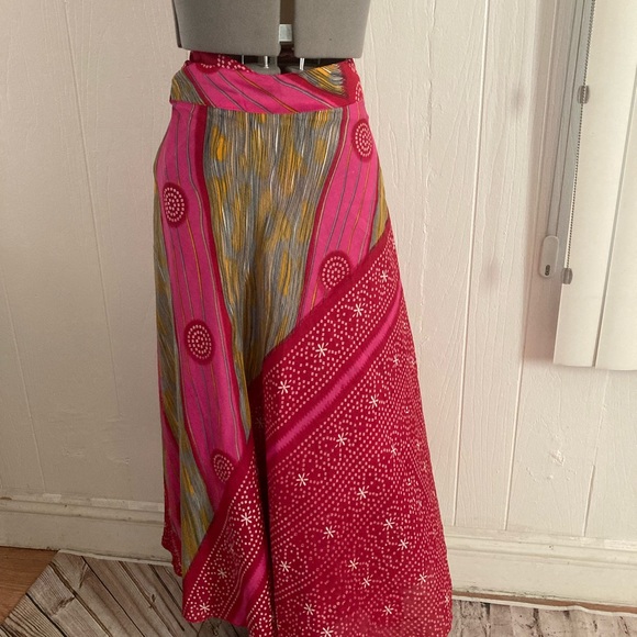 NWOT Iris impressions multiple colors Floral wrap Skirt - Picture 6 of 8